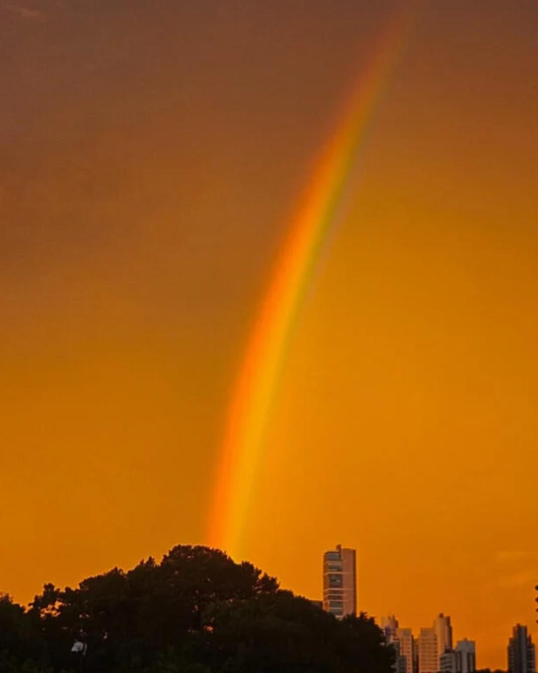 Curitiba e litoral entram em alerta para tempestades com risco de enxurradas e raios