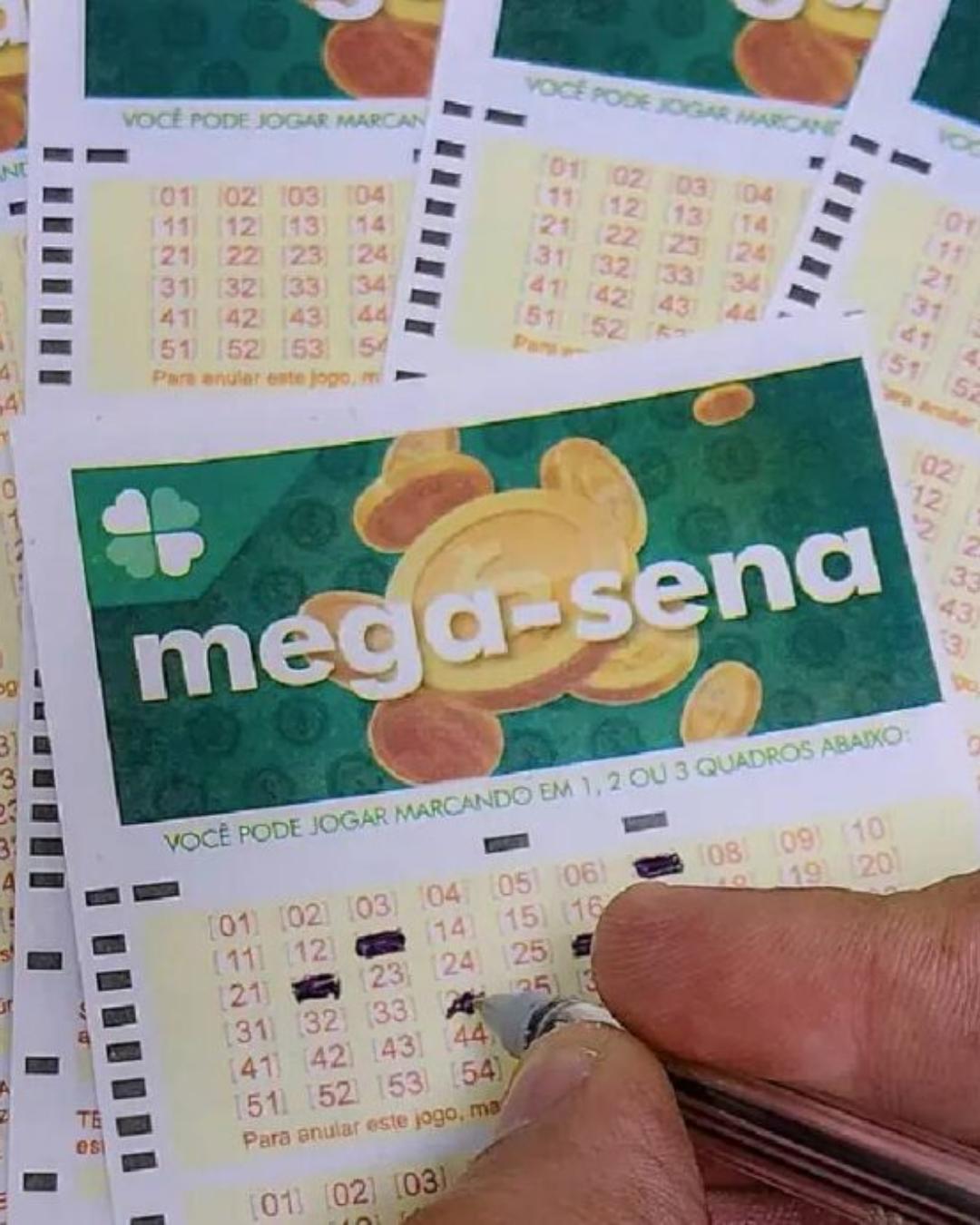 Duas apostas do Paraná ganham R$ 58 mil na quina da Mega-Sena 2959