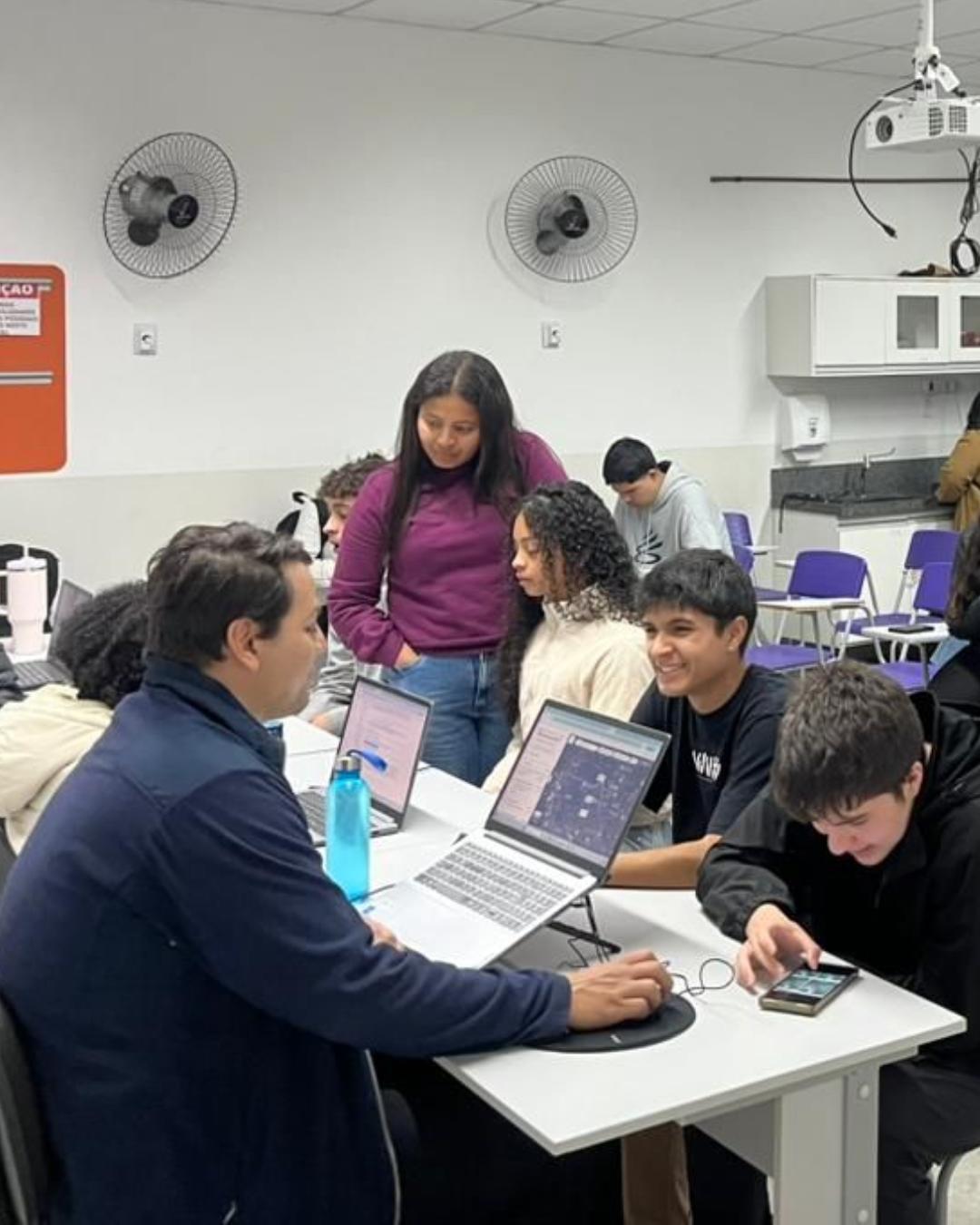 GERAR abre 200 vagas em curso de Alimentação e Telemarketing para jovens de 18 a 22 anos