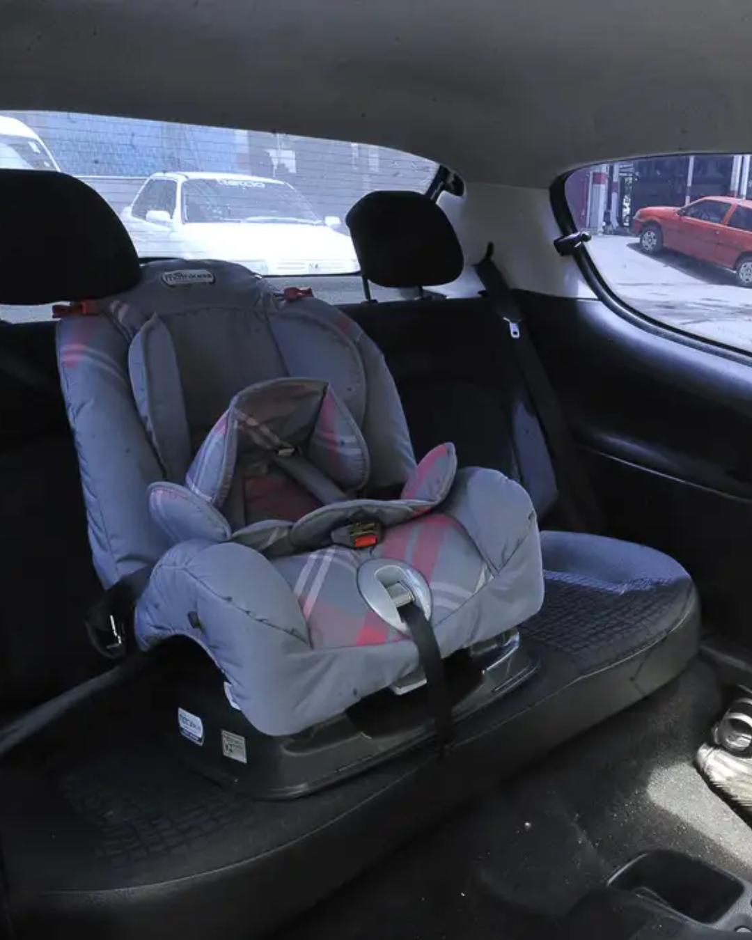 Inmetro alerta sobre cuidados na compra e uso do bebê conforto para segurança infantil