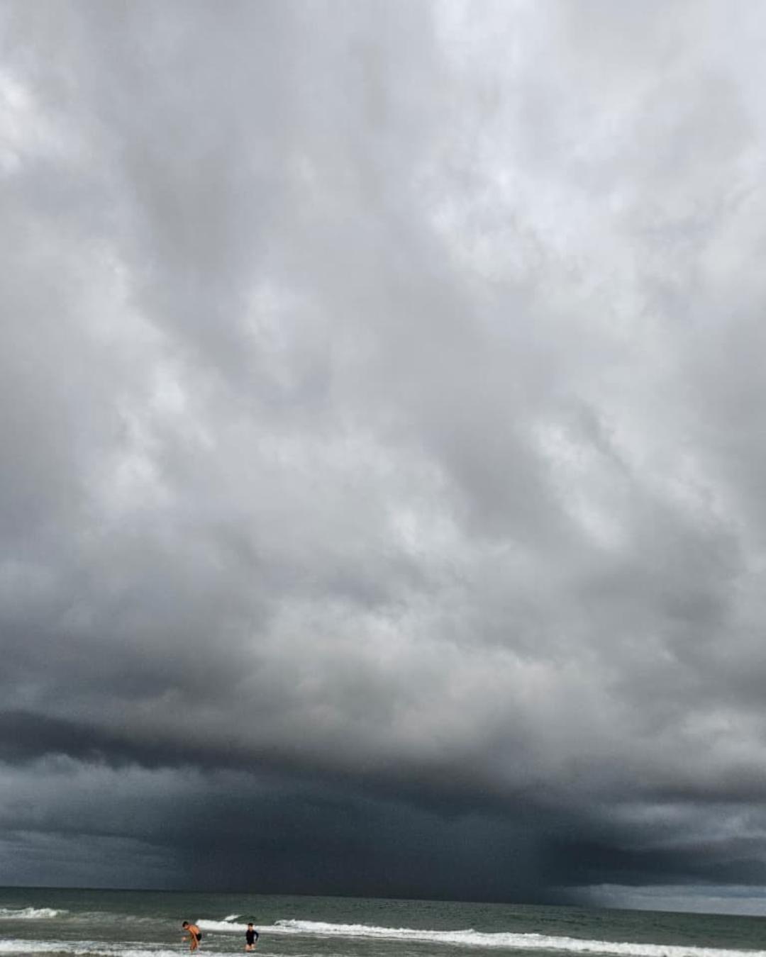 Litoral do Paraná entra em alerta para ventos fortes e ressaca a partir deste sábado (3)