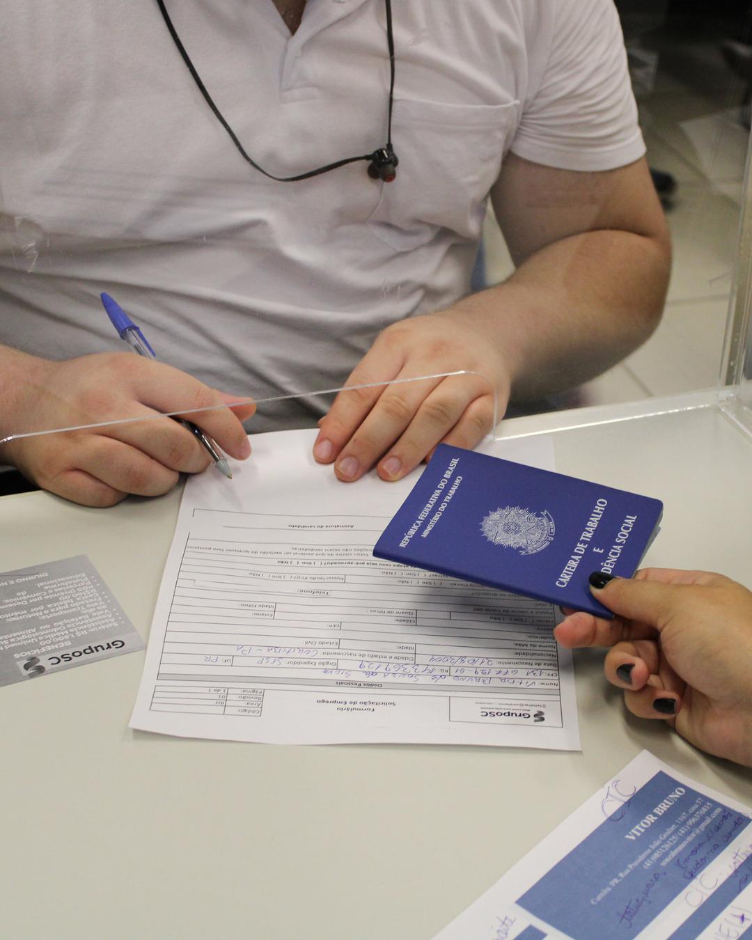 Mais de 2 mil vagas serão ofertadas em Mutirão de Emprego em Curitiba no dia 28 de janeiro