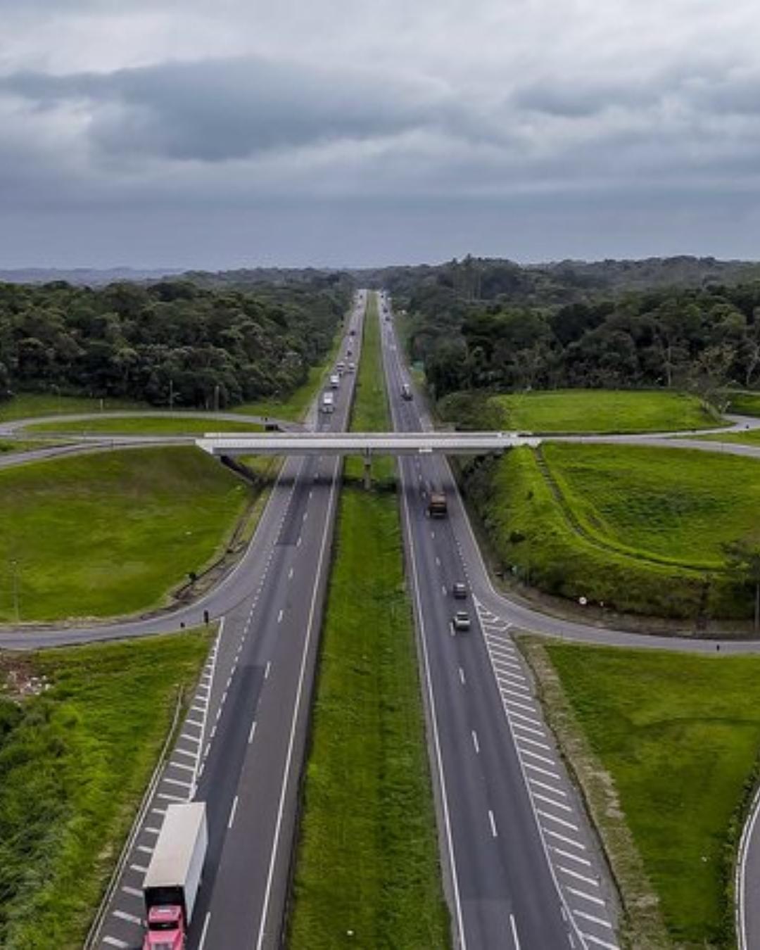 Mais de 3,3 milhões de veículos trafegam pela Régis Bittencourt durante feriado de fim de ano