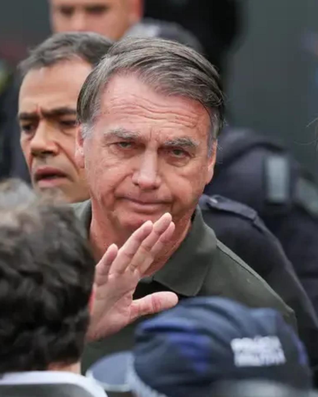 Moraes rejeita pedido de transferência urgente de Bolsonaro para hospital após queda