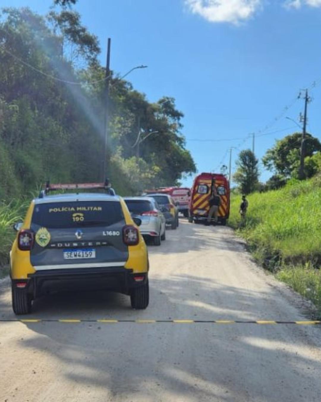 Mulher morre a tiros pelo companheiro no bairro Orleans, em Curitiba