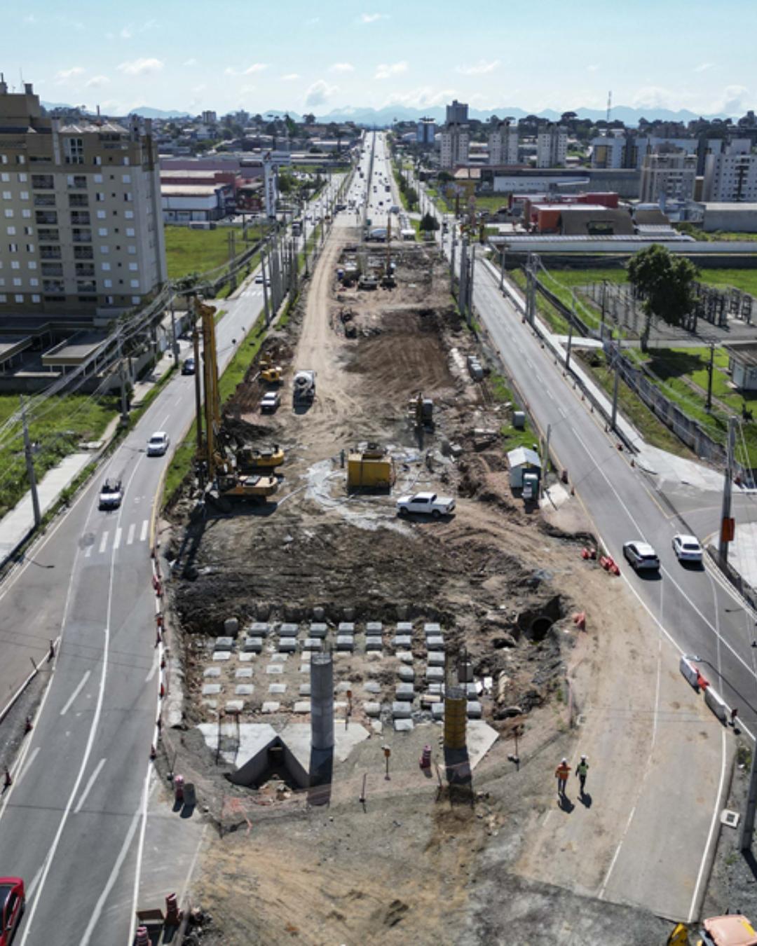 Obras do Viaduto Curitiba-Pinhais avançam com 30% de conclusão e previsão para 2026