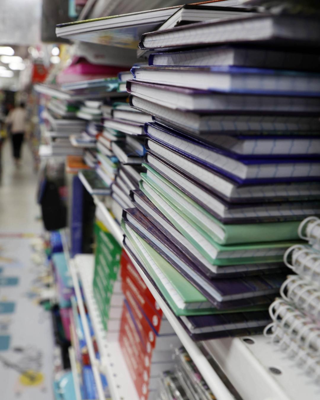 Procon-PR lança cartilha com orientações sobre matrículas e compra de material escolar