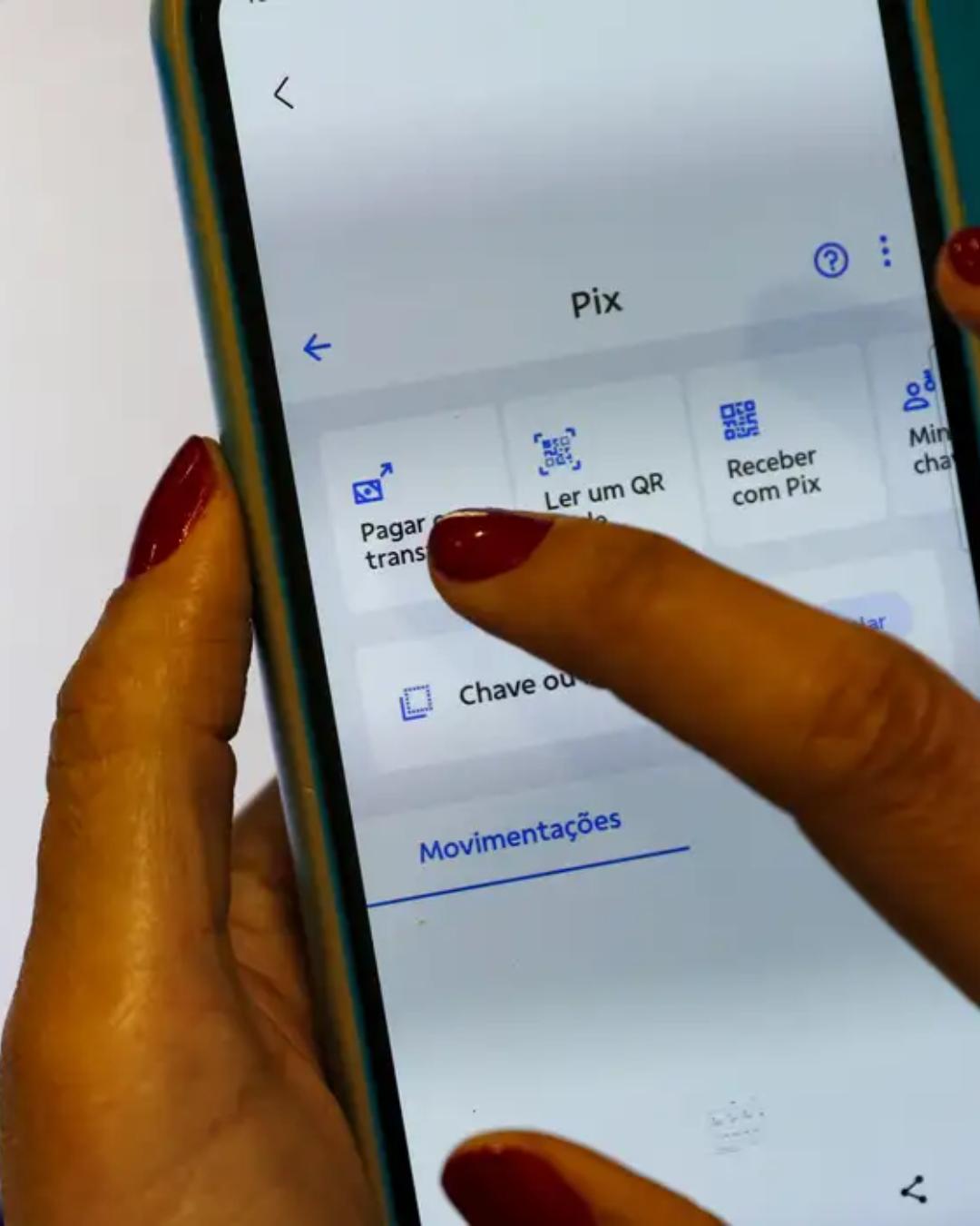 Receita Federal desmente boatos sobre taxação do Pix e aponta riscos de golpes virtuais