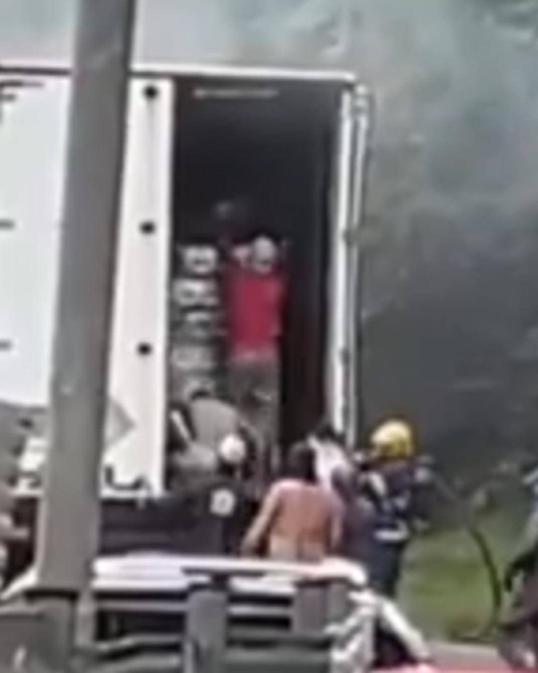 Saques de carga nas rodovias federais do Paraná caem 15% em 2025, segundo PRF