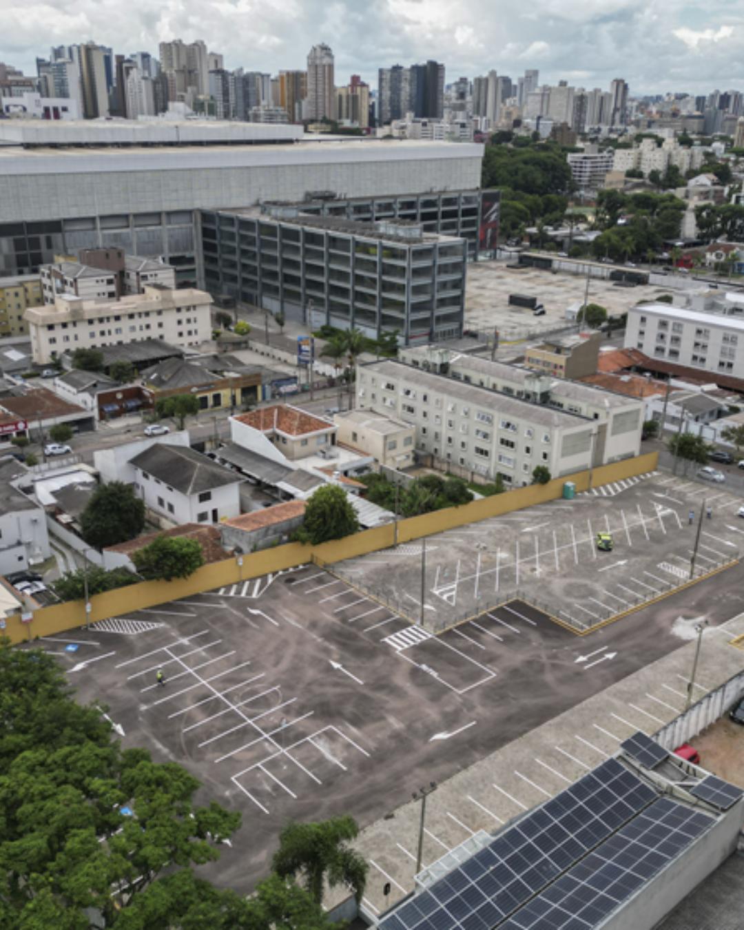Curitiba inaugura estacionamento público no Água Verde com 134 vagas e funcionamento 24 horas