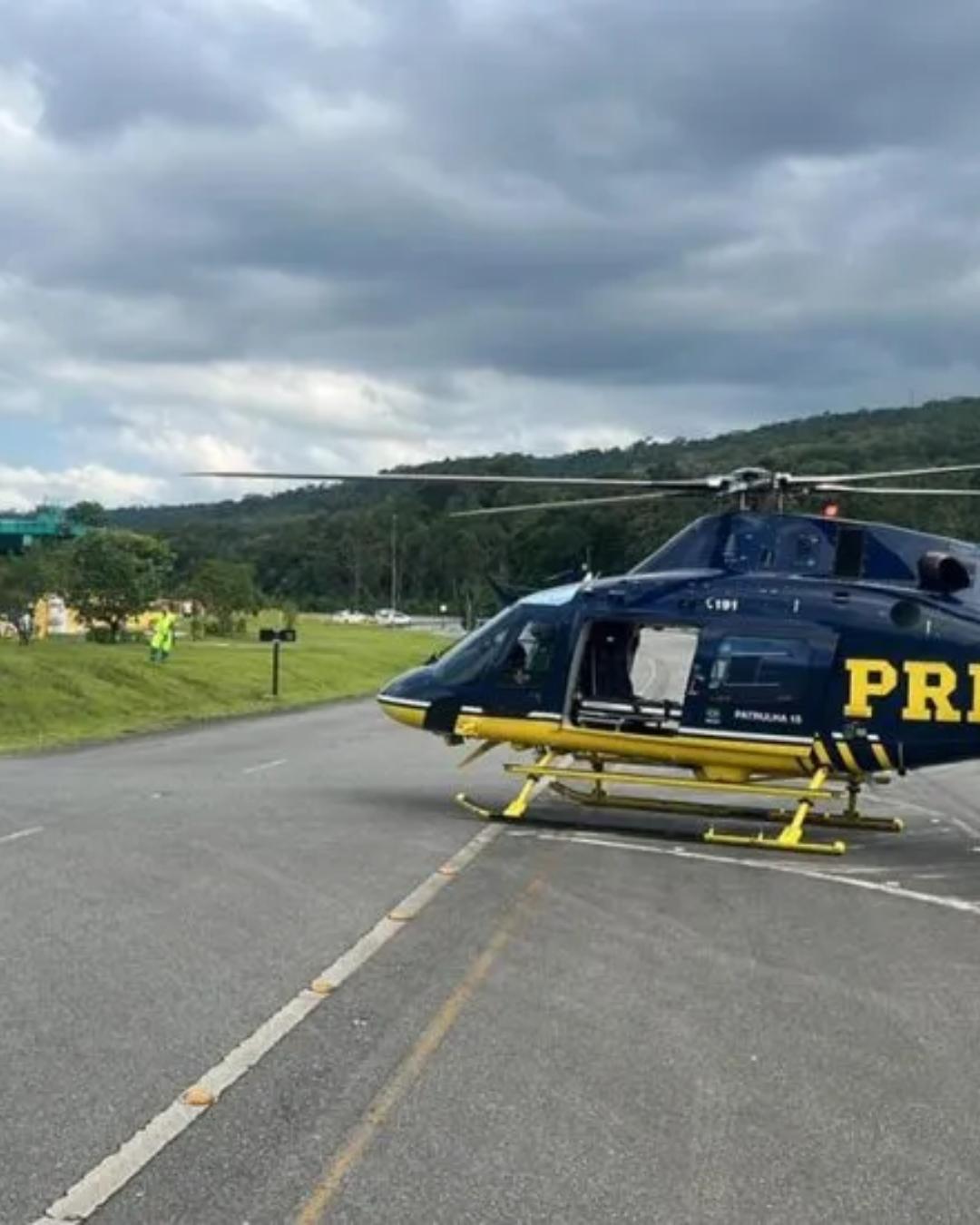 Menina com câncer é resgatada por helicóptero durante viagem entre Joinville e Curitiba