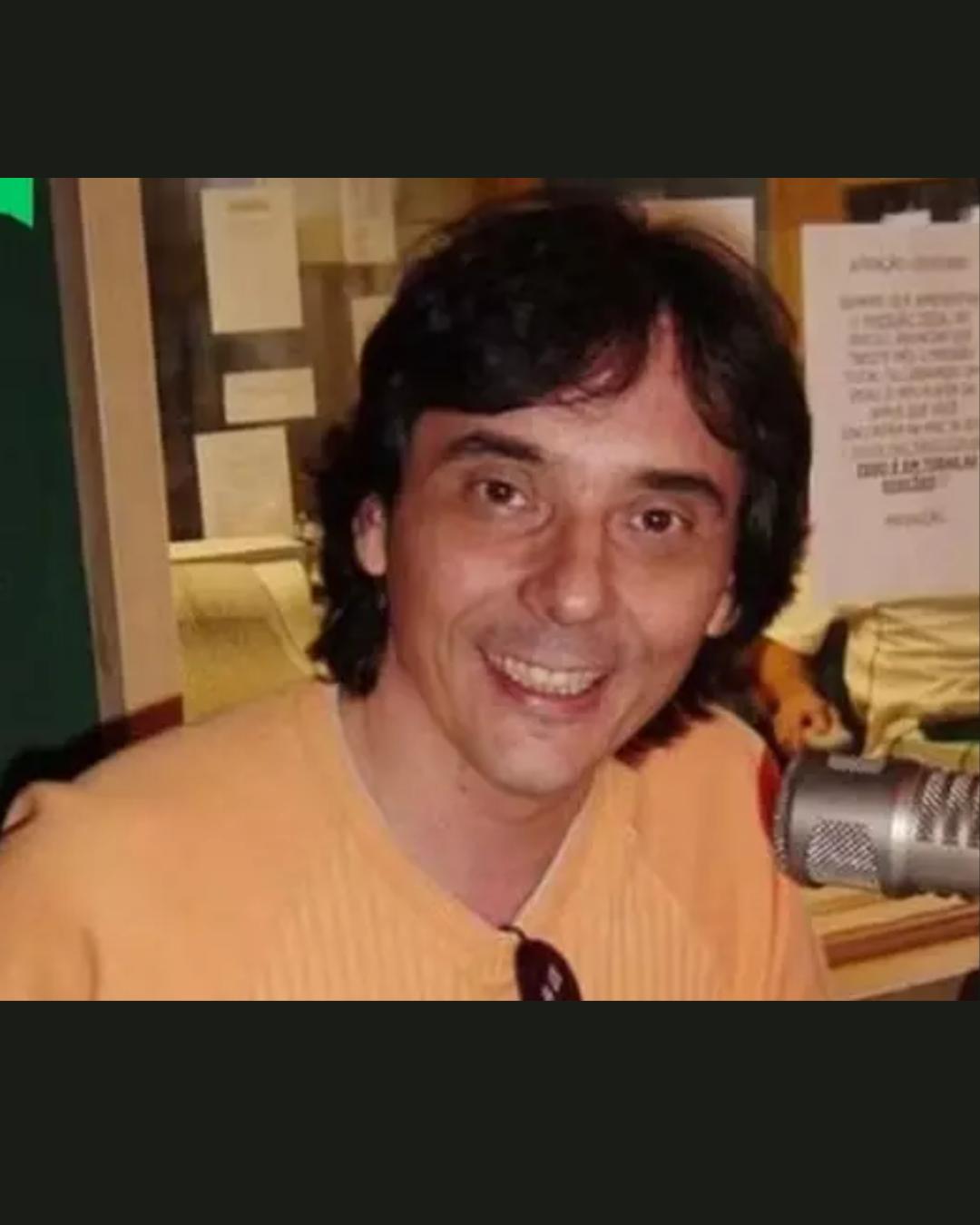 Morre Ricardo Schnetzer, lendário dublador de ícones como Tom Cruise e Richard Gere, aos 72 anos