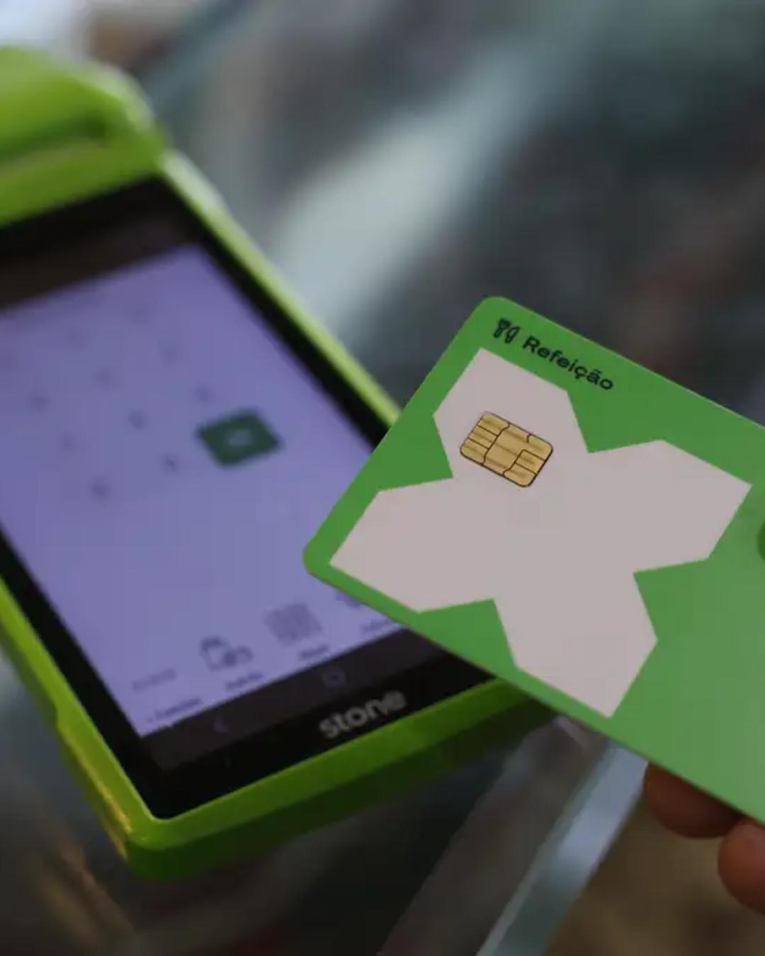 Novas regras dos vales-alimentação e refeição já estão em vigor com mudanças para empresas e trabalhadores