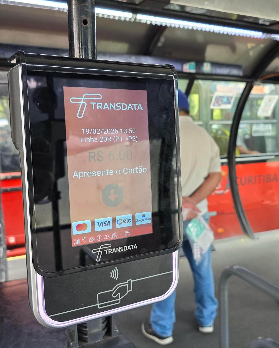Passageiros da RMC já podem pagar tarifa de ônibus com cartões de débito e crédito