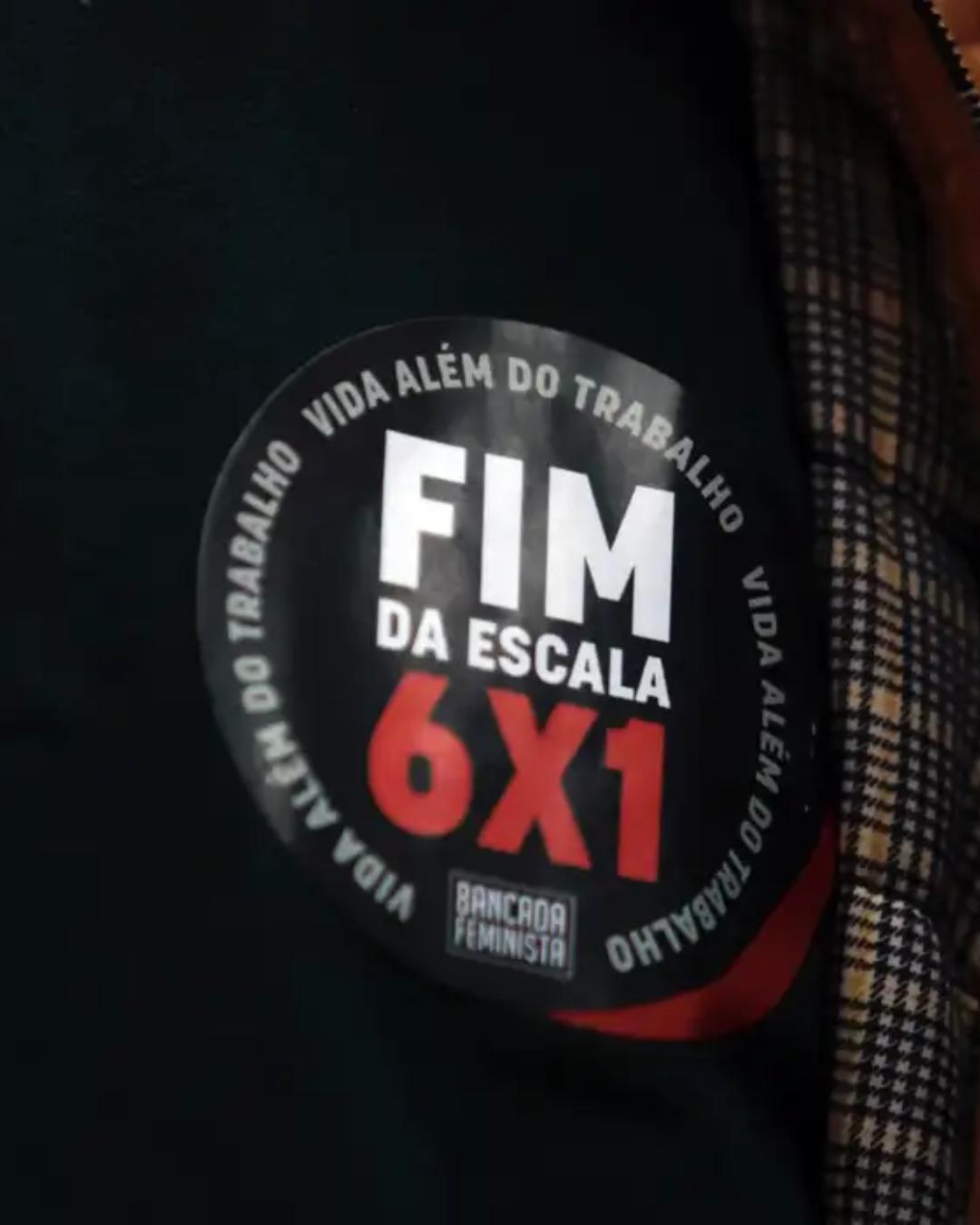 Pesquisa aponta que 73% dos brasileiros apoiam fim da escala 6x1 sem redução salarial