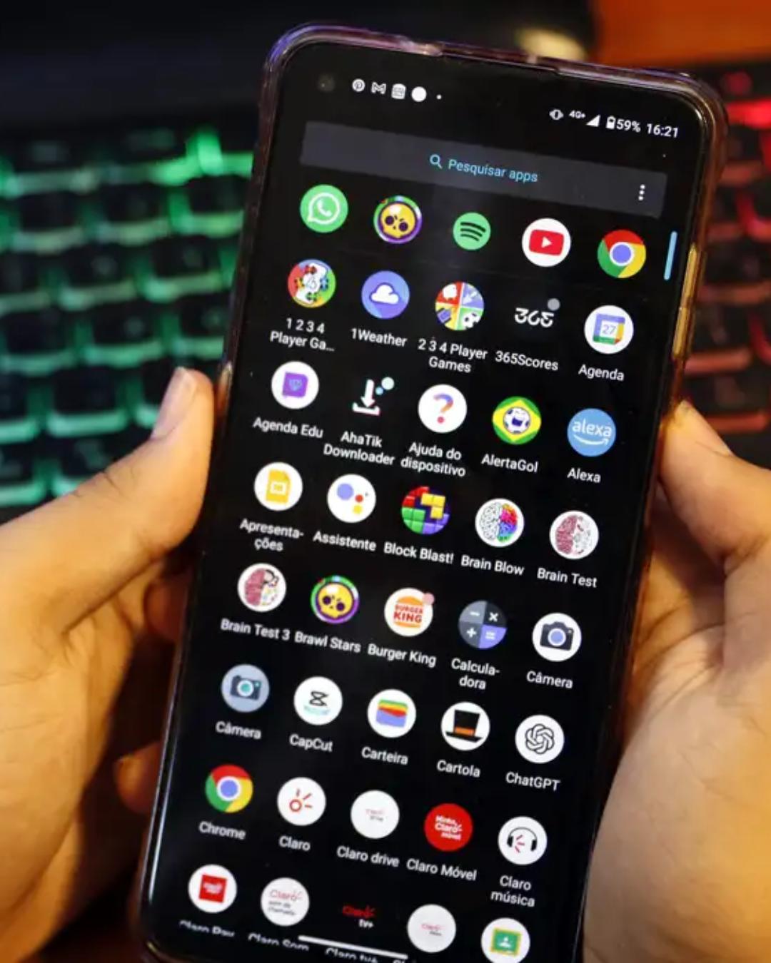 Portugal aprova lei que exige consentimento dos pais para menores acessarem redes sociais