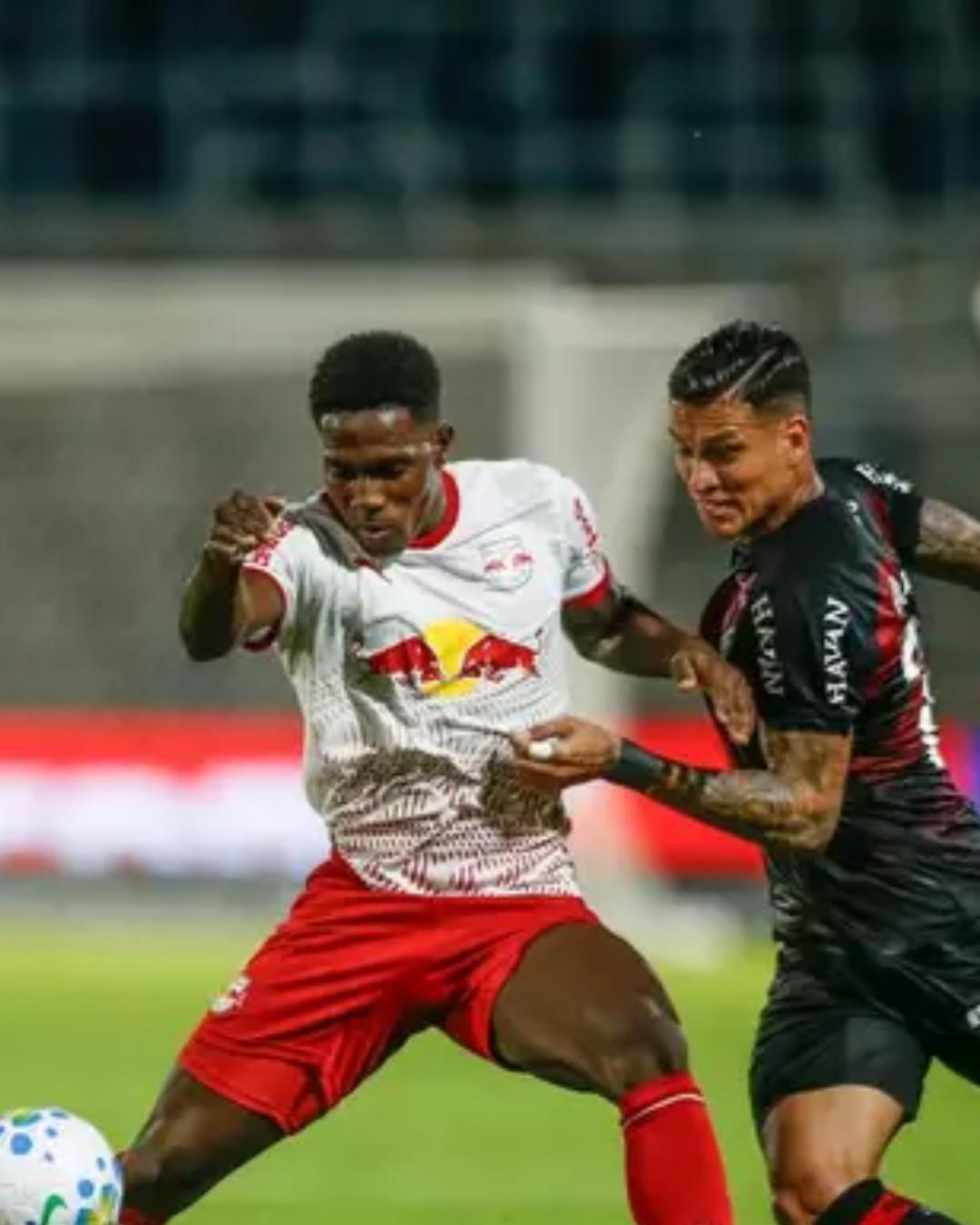 Red Bull Bragantino empata com Athletico mesmo com dois jogadores a menos