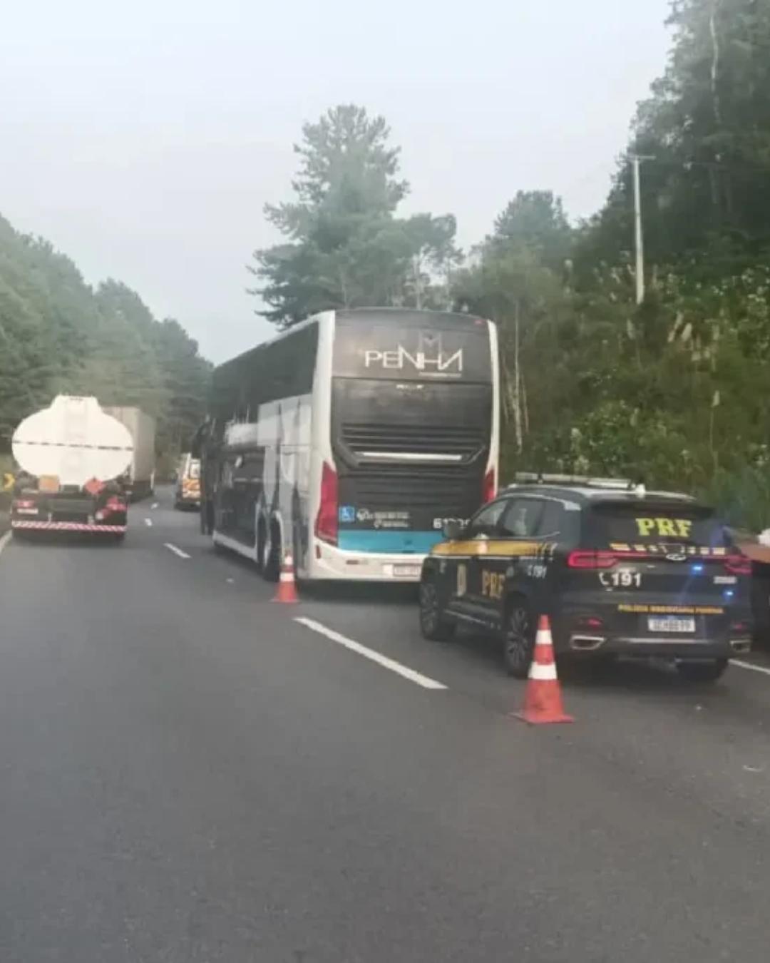 Acidente na BR-116 deixa motorista morto e sete feridos em Campina Grande do Sul