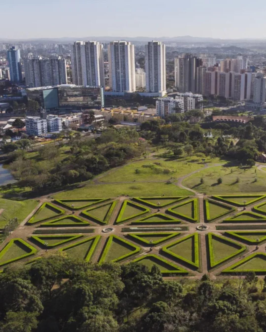 Curitiba terá semana com chuvas frequentes, temperaturas entre 14°C e 29°C e alta umidade