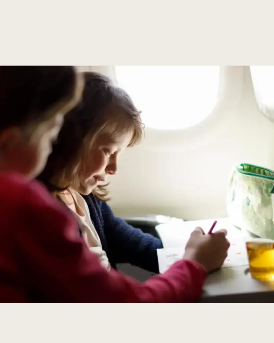 Dicas importantes para viajar de avião com crianças de forma segura e tranquila