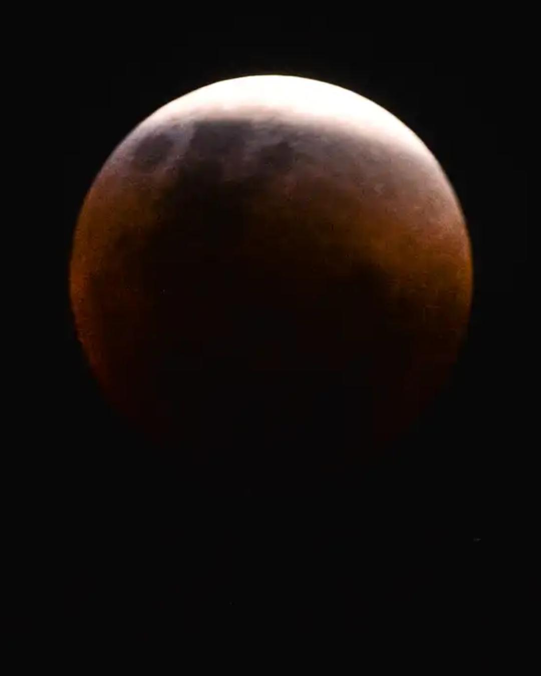 Eclipse lunar nesta terça-feira (03) terá visibilidade limitada no Brasil; conheça detalhes do fenômeno