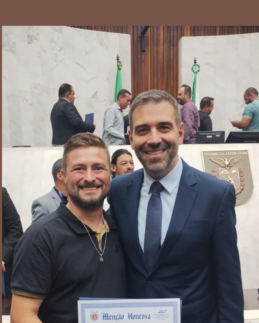 Empresário de Campina Grande do Sul recebe reconhecimento na Assembleia Legislativa do Paraná