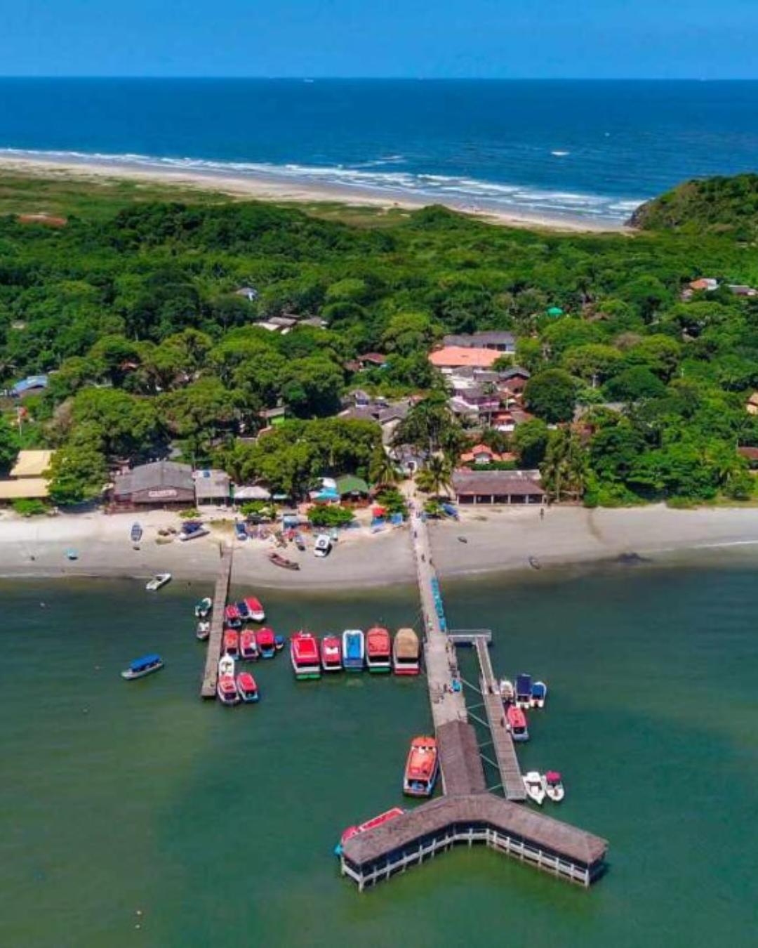 Início da cobrança de taxa de visitação na Ilha do Mel é adiado para após novas obras