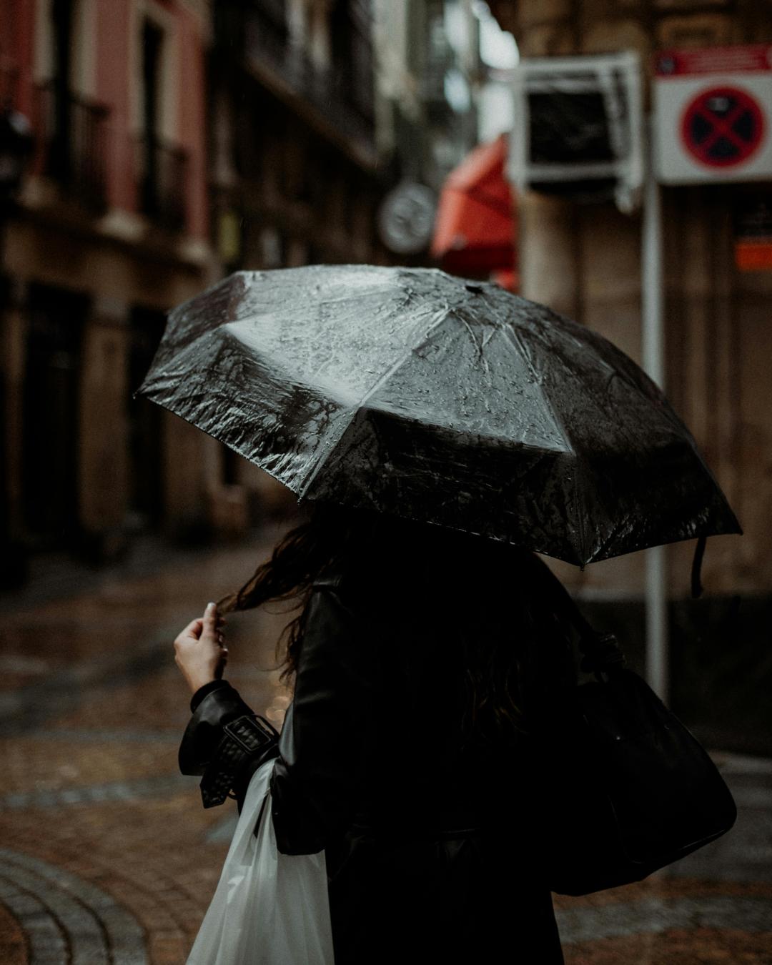 Inmet emite alerta de tempestades e chuvas intensas para diversas regiões do Paraná