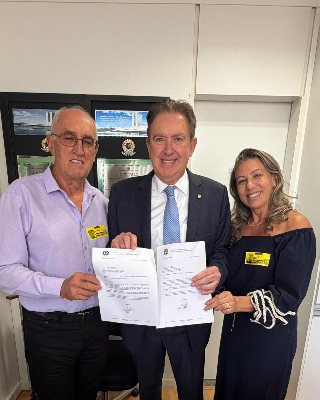 Luiz Assunção garante R$ 2,7 milhões em custeio para a saúde de Campina Grande do Sul durante viagem a Brasília