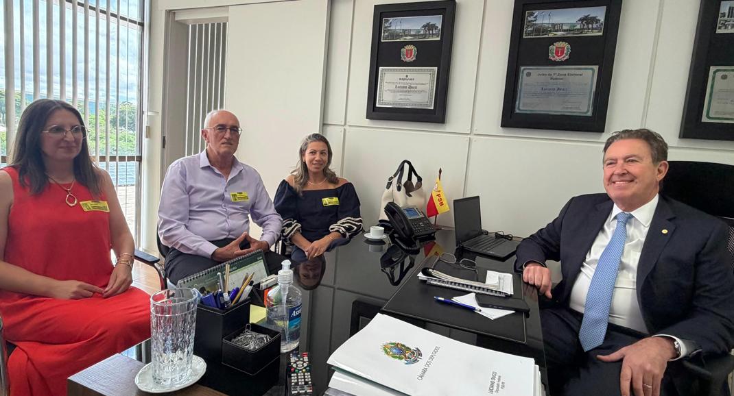 Luiz Assunção garante R$ 2,7 milhões em custeio para a saúde de Campina Grande do Sul durante viagem a Brasília