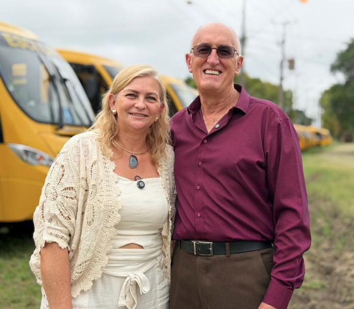 No Colégio Newton Freire Maia, Estado inicia entrega de ônibus escolares para 340 municípios