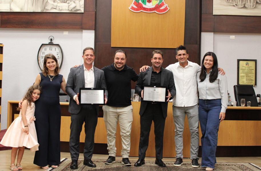 Câmara de Quatro Barras concede título a empresários da Mademape em sessão solene