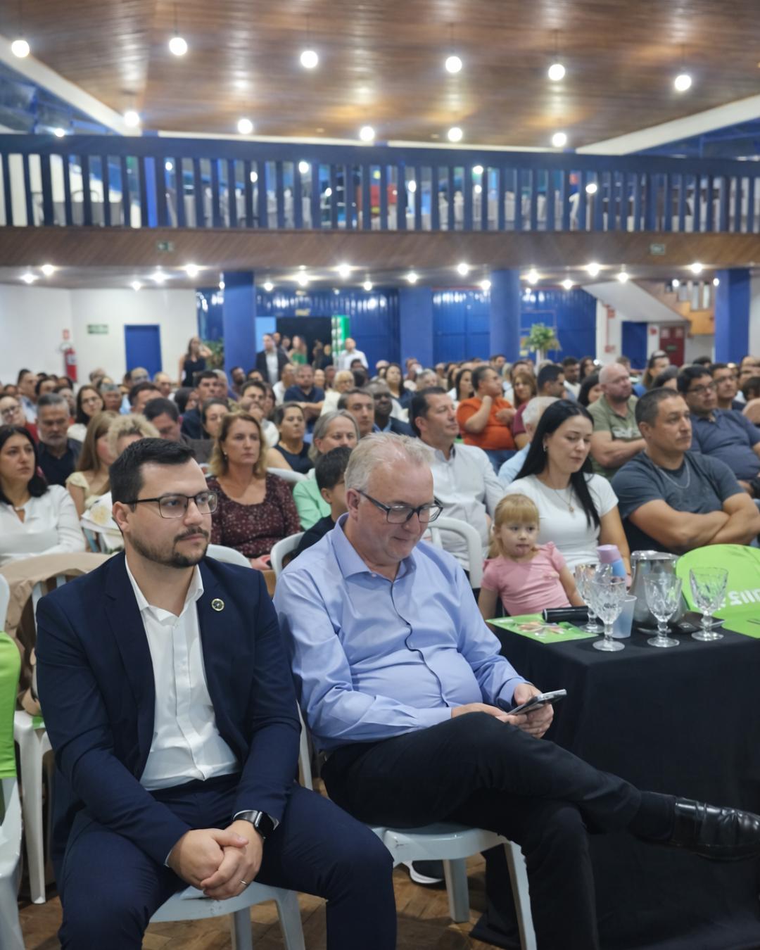 Campina Grande do Sul recebe assembleia do Sicredi com grande participação