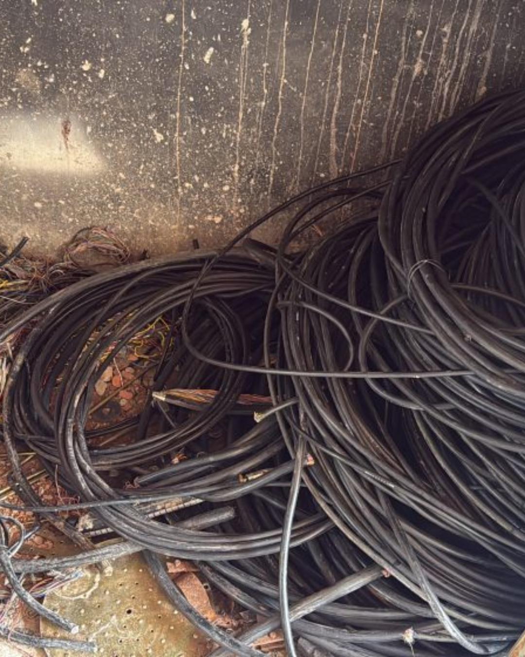 Cinco pessoas são presas em Quatro Barras por crimes ligados a furto de cabos de telefonia