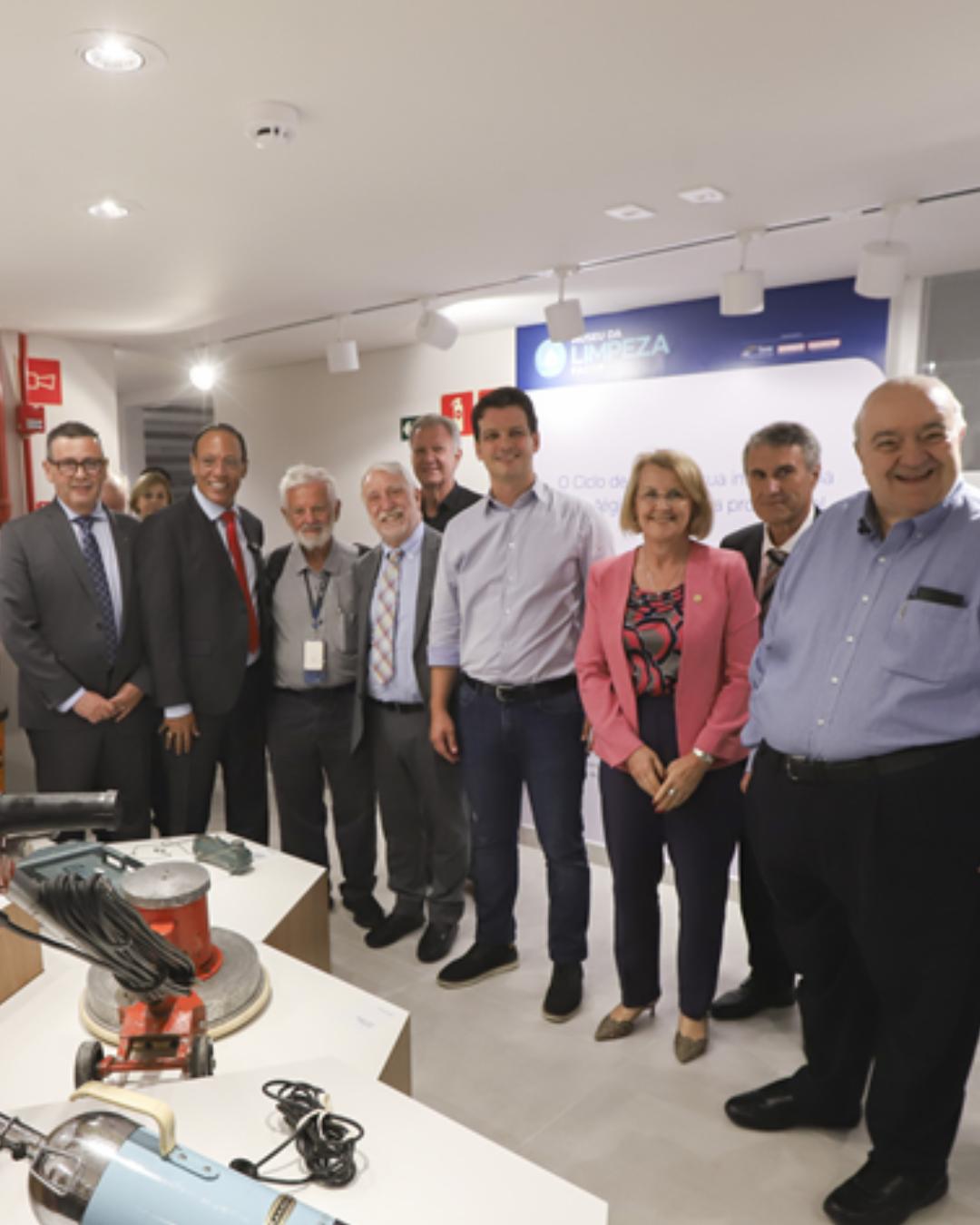 Curitiba inaugura primeiro Museu da Limpeza do Brasil e homenageia trabalhadores do setor