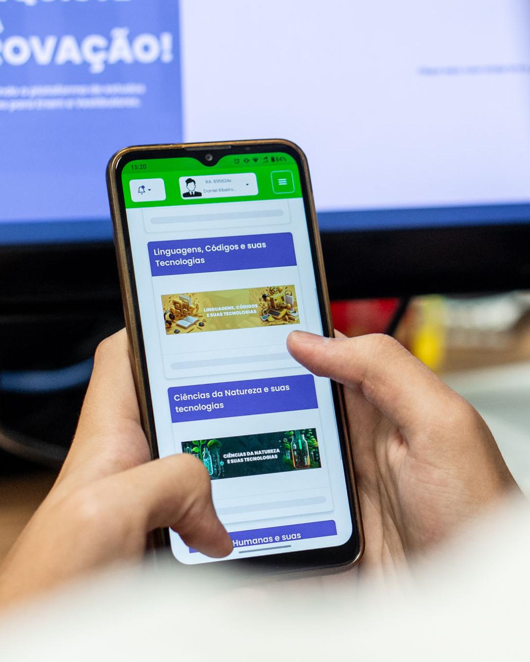 Enem Paraná completa um ano com 250 mil usuários e impulsiona alunos da rede pública rumo ao Ensino Superior