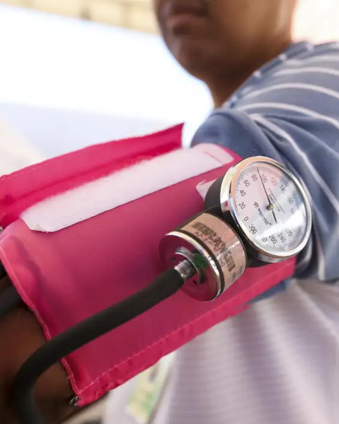 OMS aponta aumento de hipertensão entre crianças e reforça cuidados preventivos