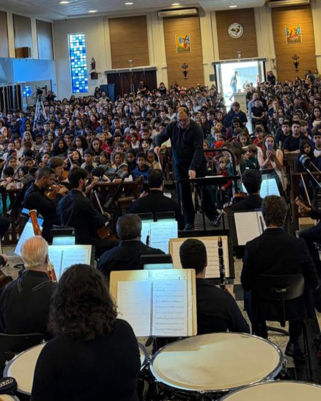 Orquestra Sinfônica do Paraná reúne público estudantil e geral em apresentações gratuitas em Campo Largo