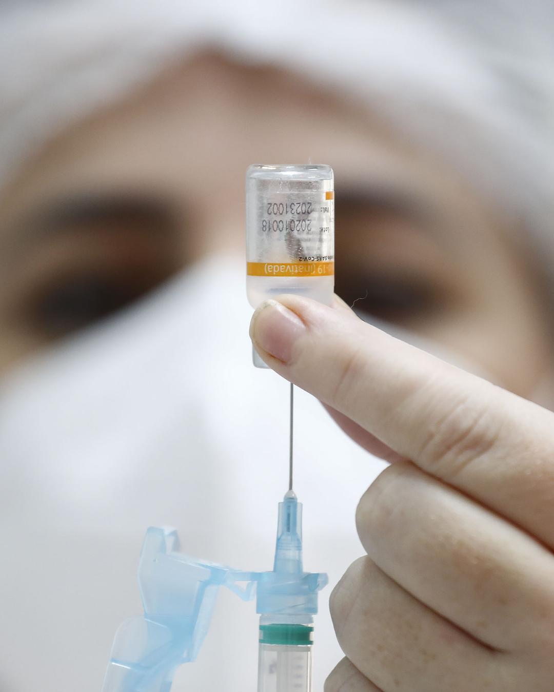 Paraná amplia esforços de vacinação contra síndromes respiratórias com chegada do frio