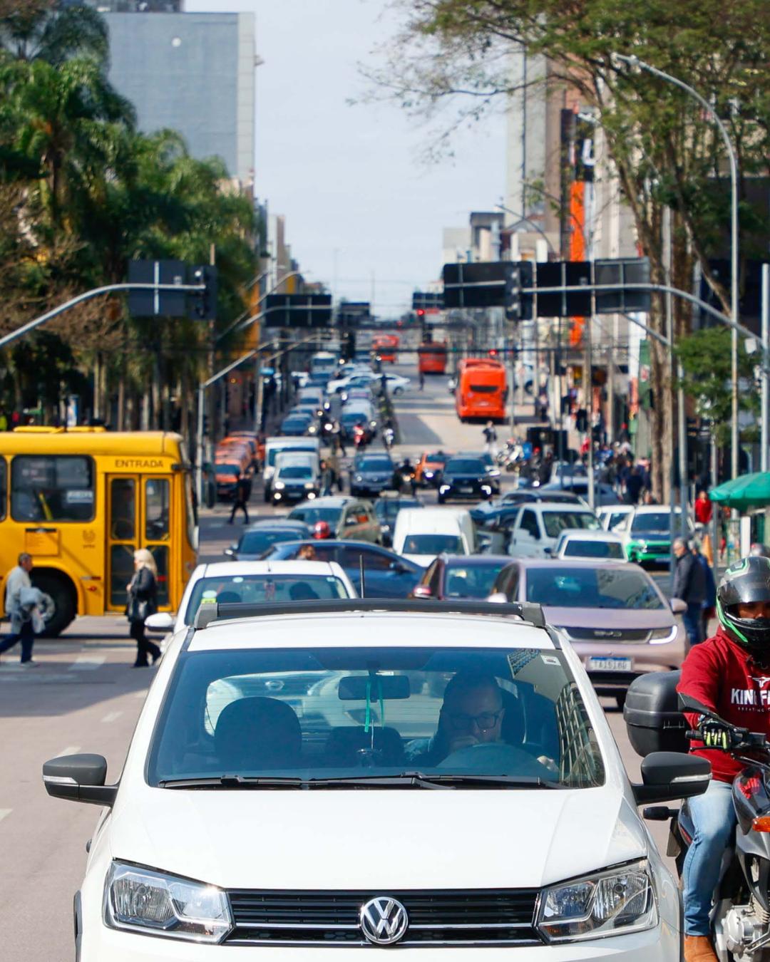 Projeto de Lei 3509/2024 busca evitar que multas antigas recaiam sobre novos proprietários de veículos usados