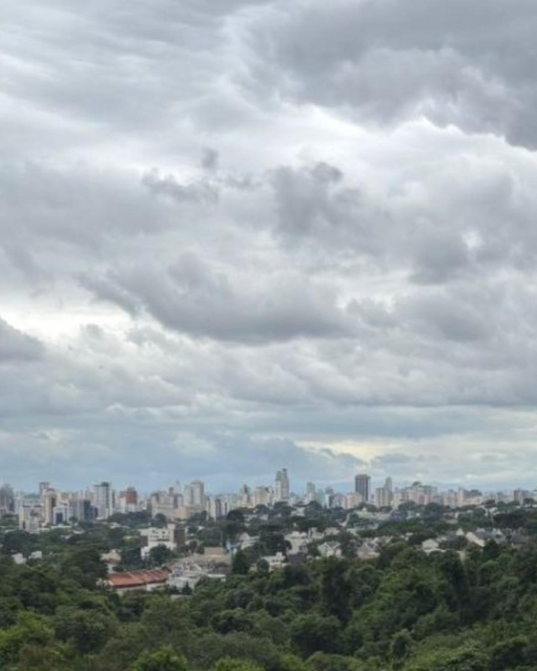 Sexta-feira no Paraná tem garoa em parte do estado e calor de até 28°C no Oeste