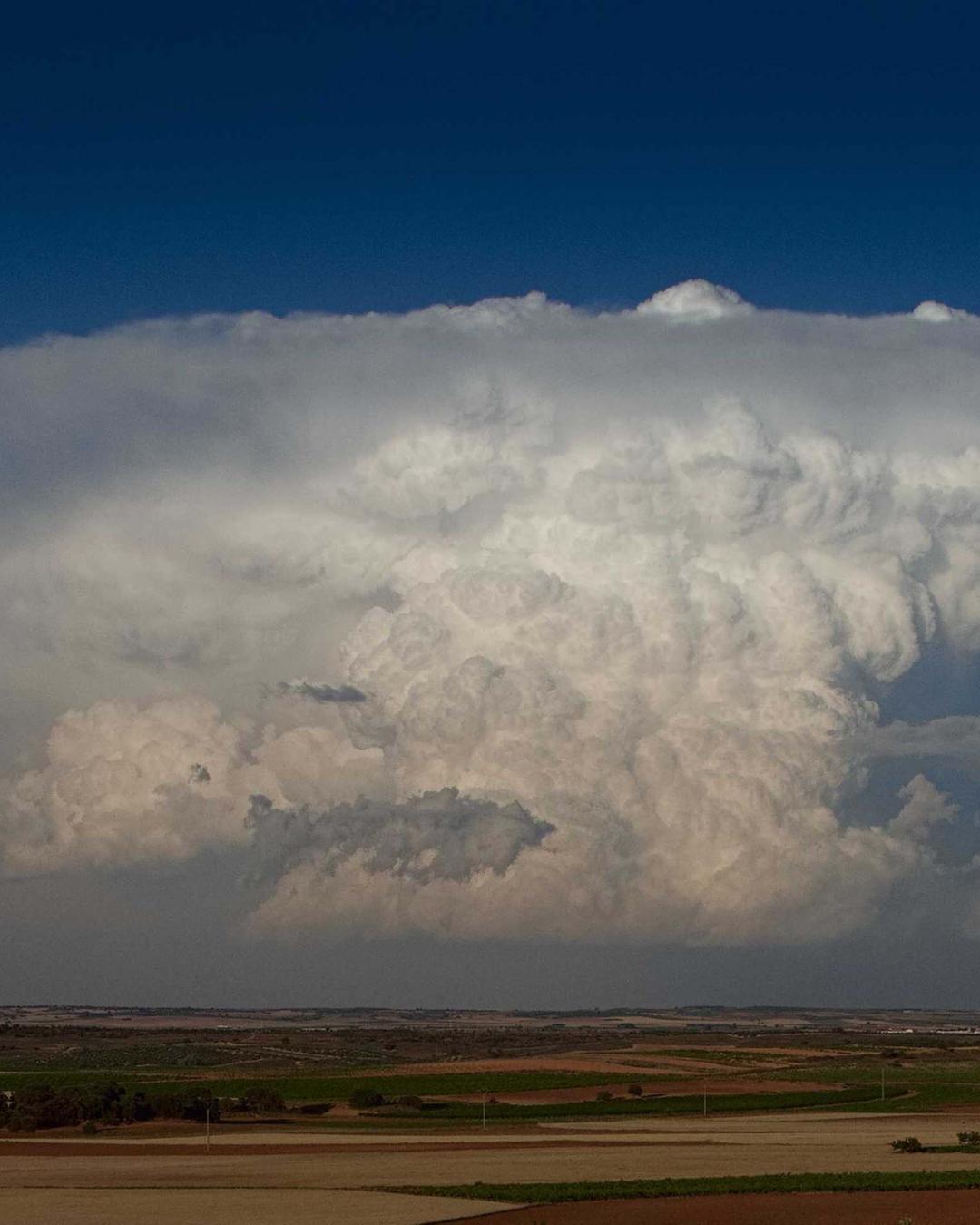 Simepar detalha tipos de nuvens que podem indicar tempestades e riscos meteorológicos