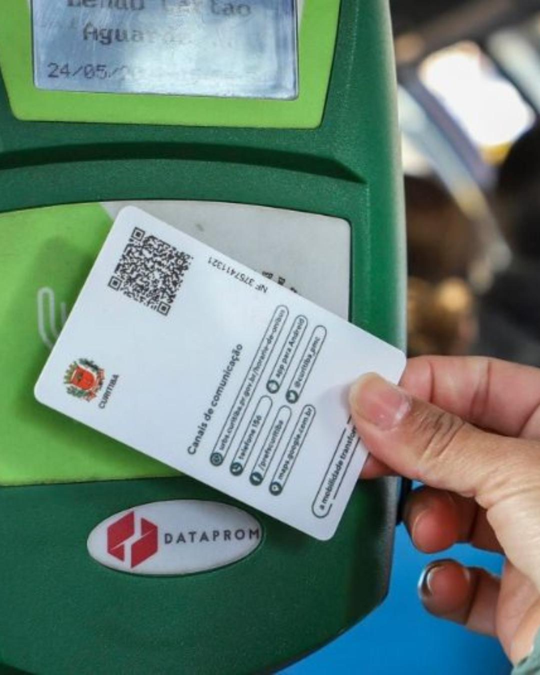 Curitiba adota Pix e cartões para pagamento de segunda via do cartão transporte; dinheiro não será mais aceito