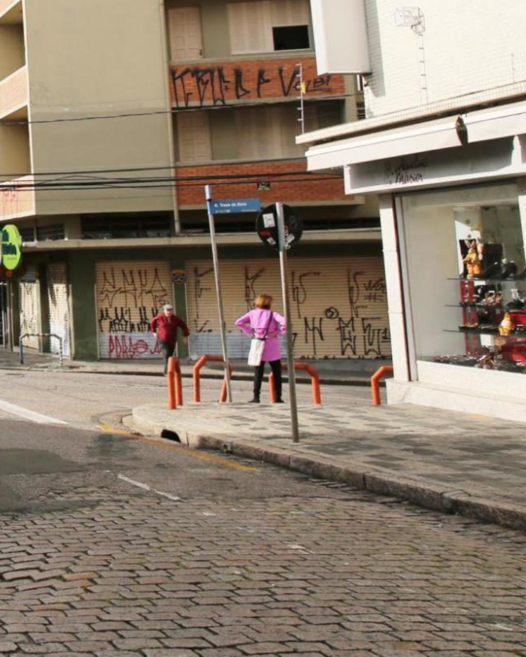 Curitiba pode dobrar multas por pichação e endurecer punições para danos ao patrimônio