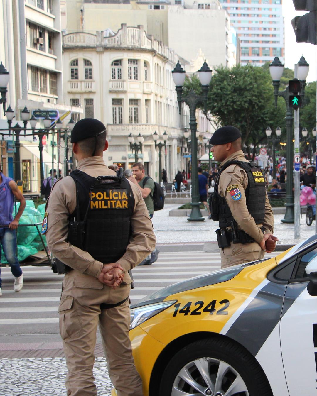 PM reforça policiamento no Centro de Curitiba e amplia ações de prevenção em áreas comerciais