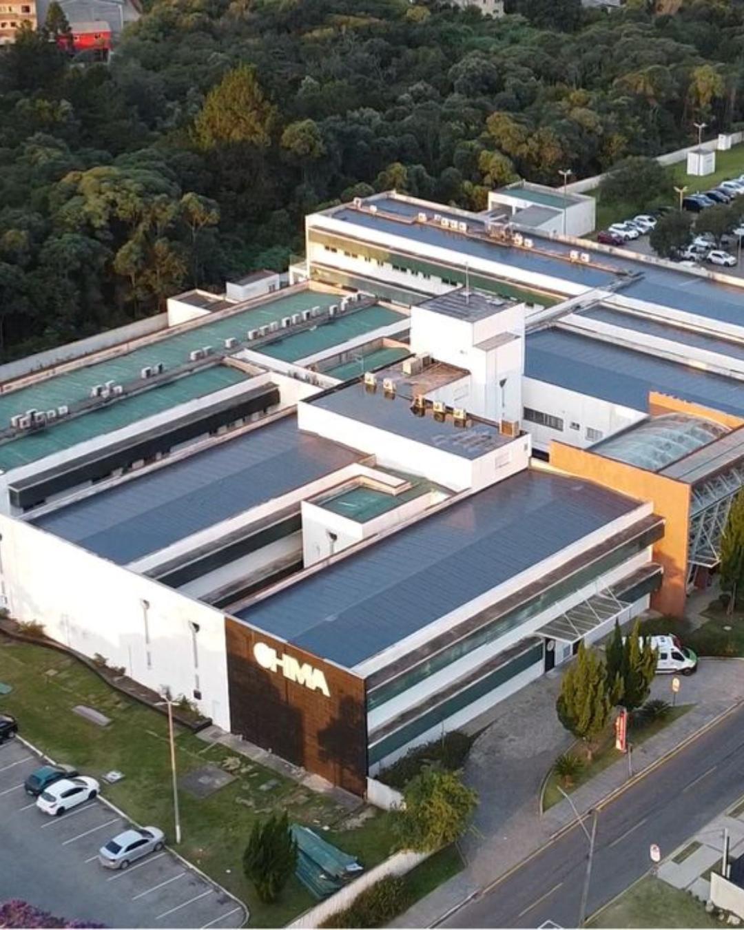 Reforma do telhado avança e Hospital Municipal de Araucária adota medidas temporárias no atendimento
