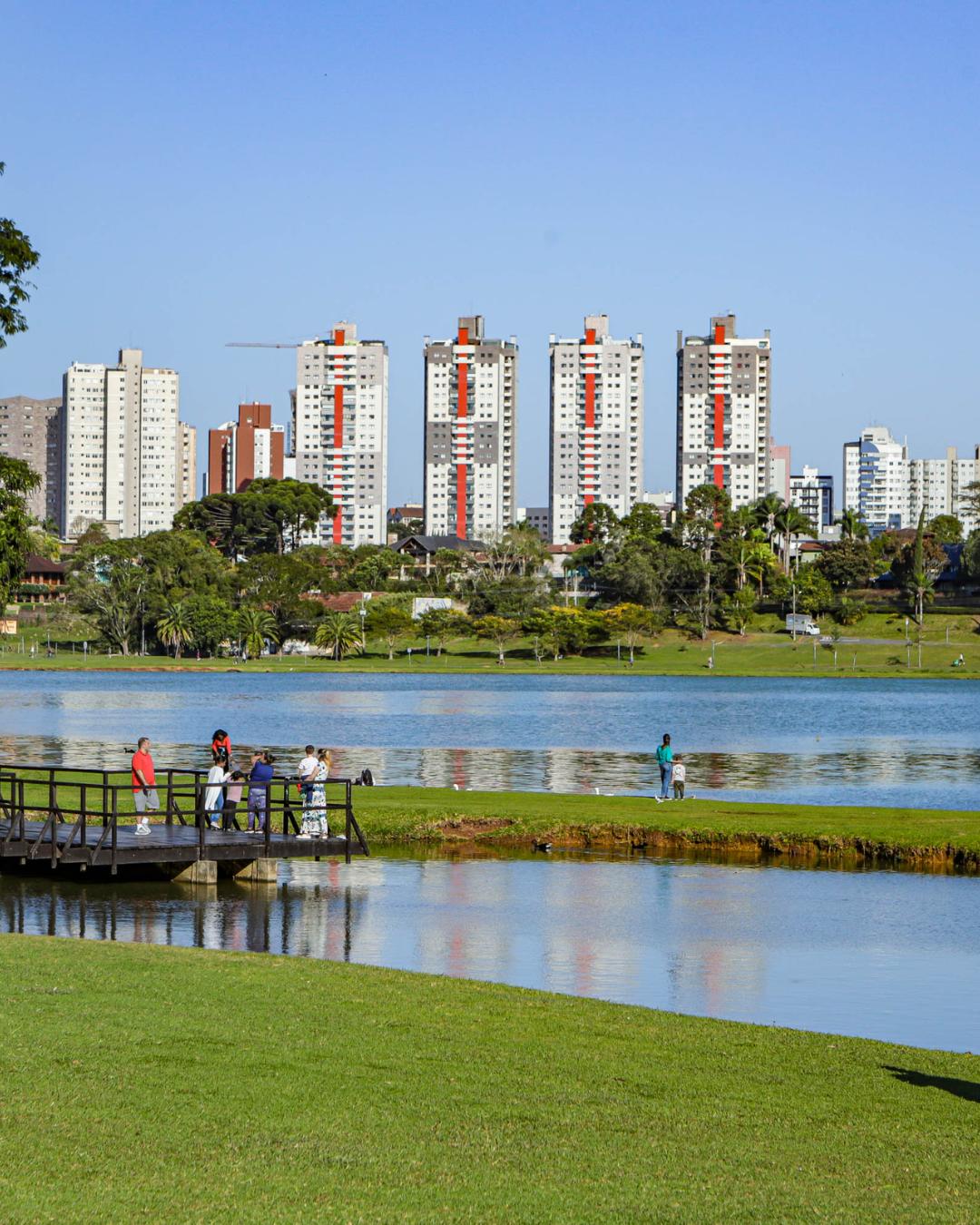 Semana terá tempo estável antes de frente fria com chuva e frio intenso no Paraná