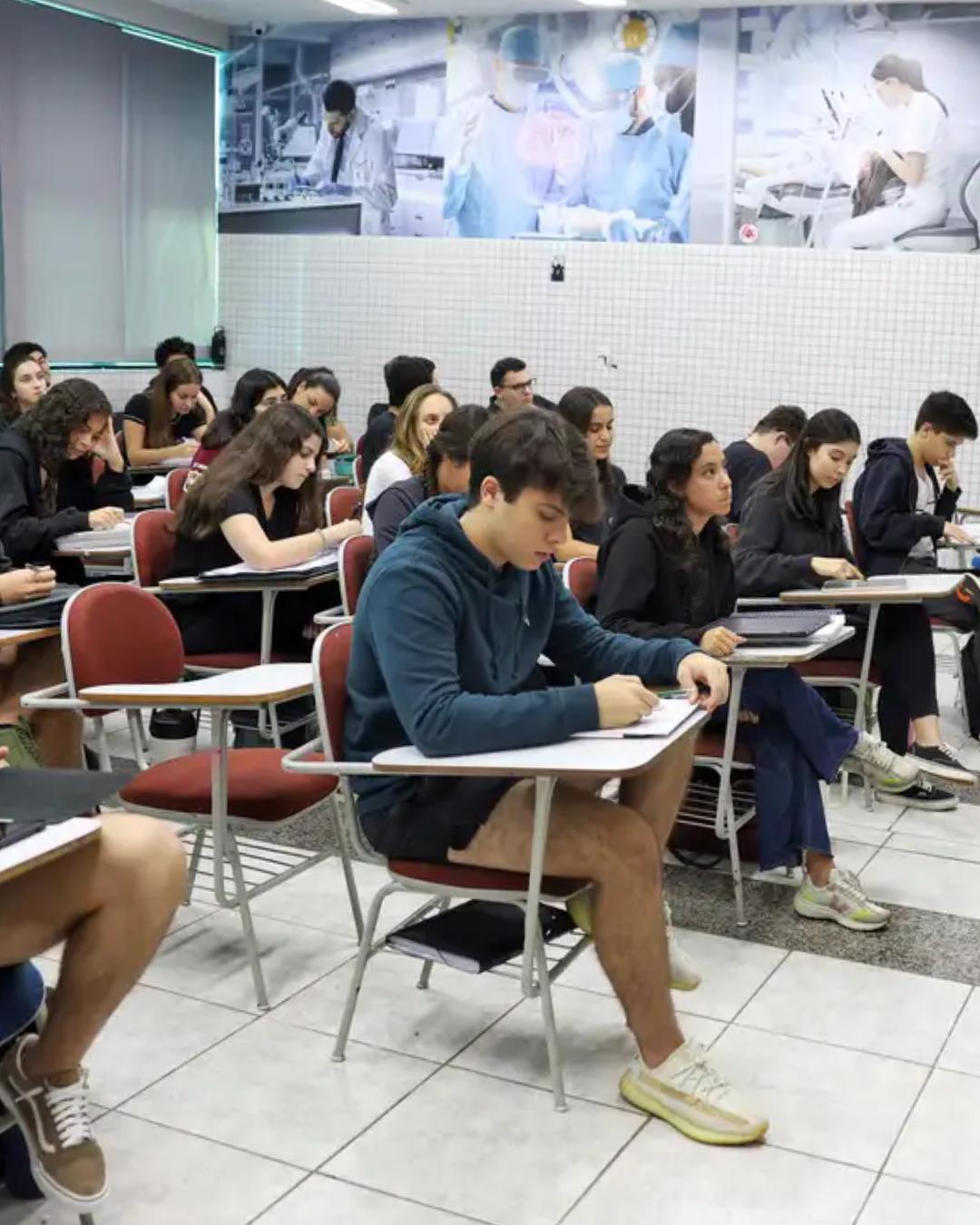 UEL anuncia mudanças no Vestibular 2027 e divulga cronograma de provas e inscrições