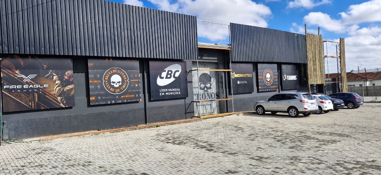 Localizado na Rodovia Deputado João Leopoldo Jacomel, em Pinhais, o Skull Hunters dispõe de estacionamento amplo e segurança reforçada