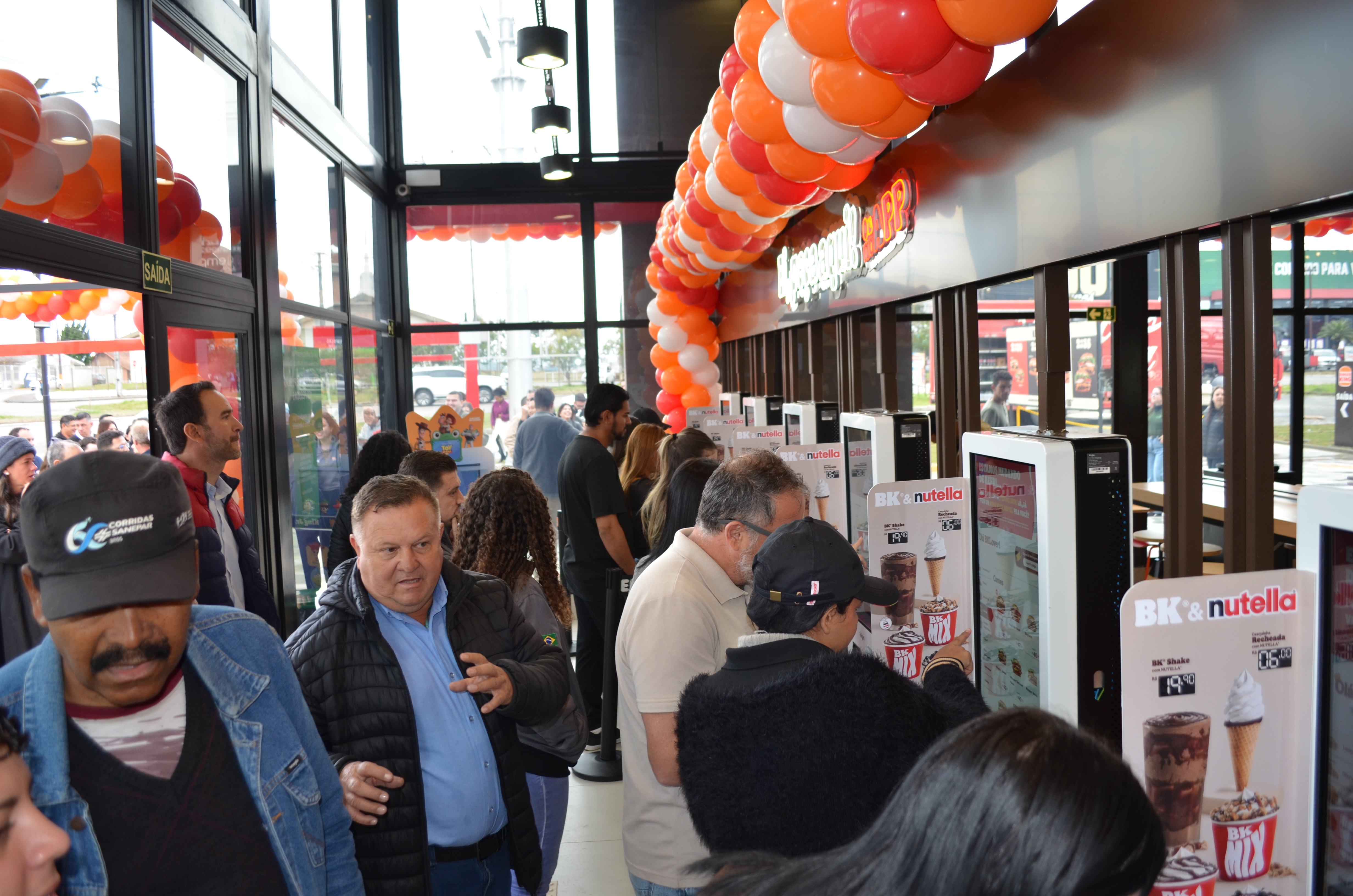 Burger King inaugura nova unidade em Colombo com modelo entre os mais modernos da rede no Brasil